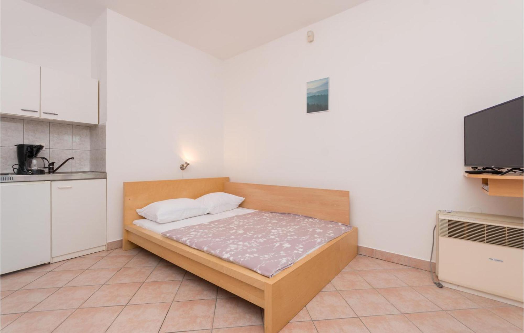 Awesome Apartment In Sveti Filip I Jakov W/ 1 Bedrooms Eksteriør billede